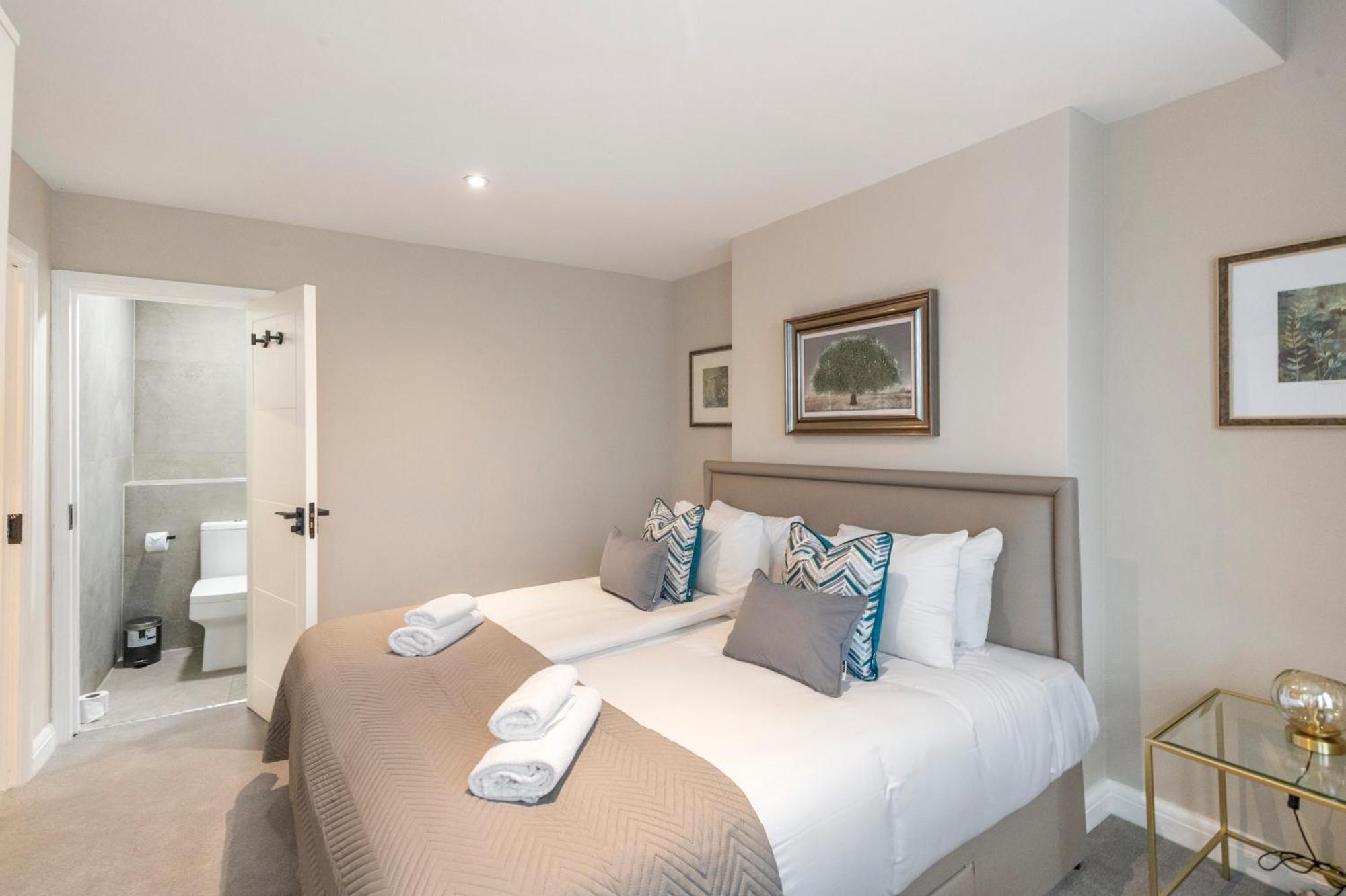 Earthy Elegance Stylish 4br For Urban Escapes Appartement Londres