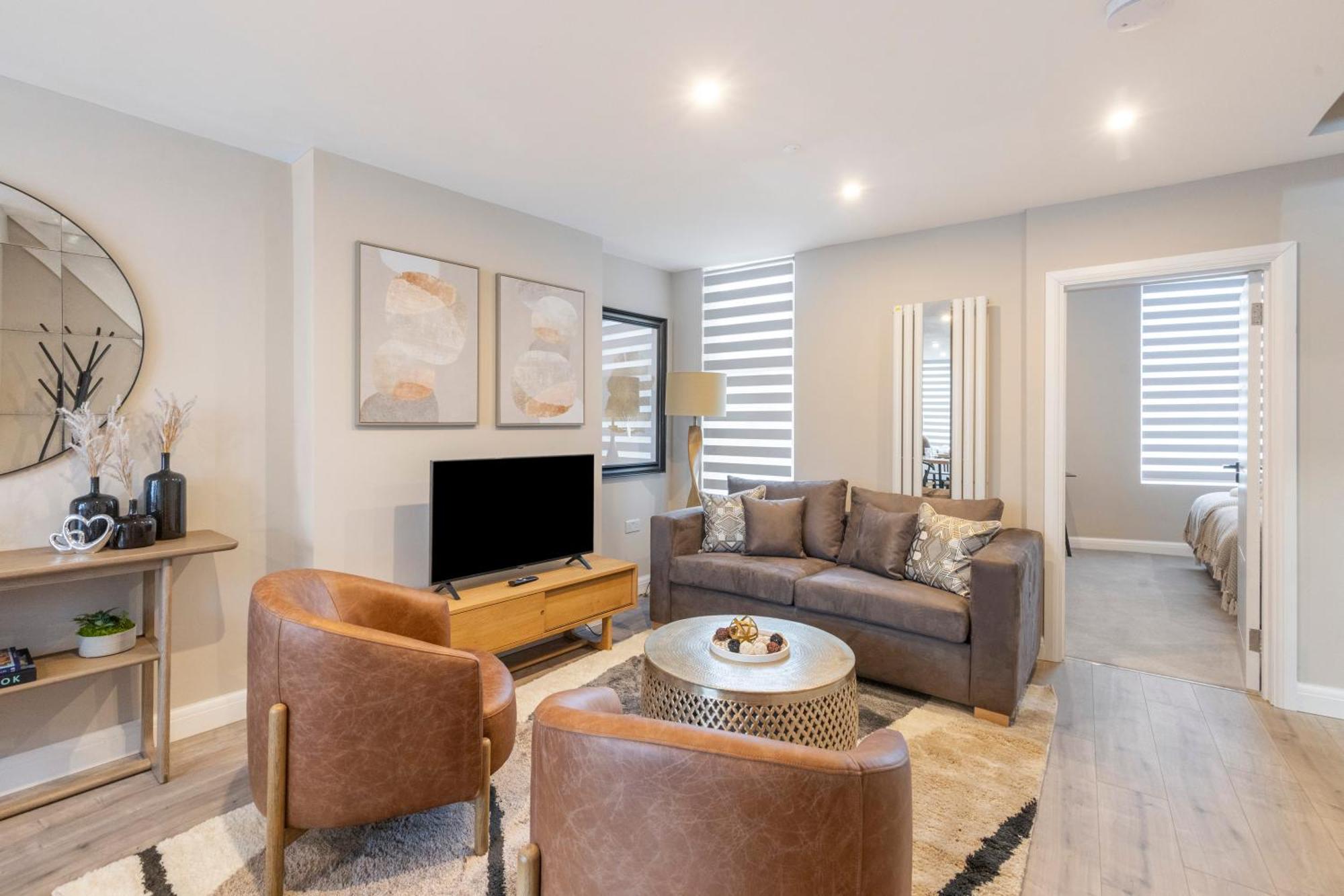 Earthy Elegance Stylish 4br For Urban Escapes Appartement *
