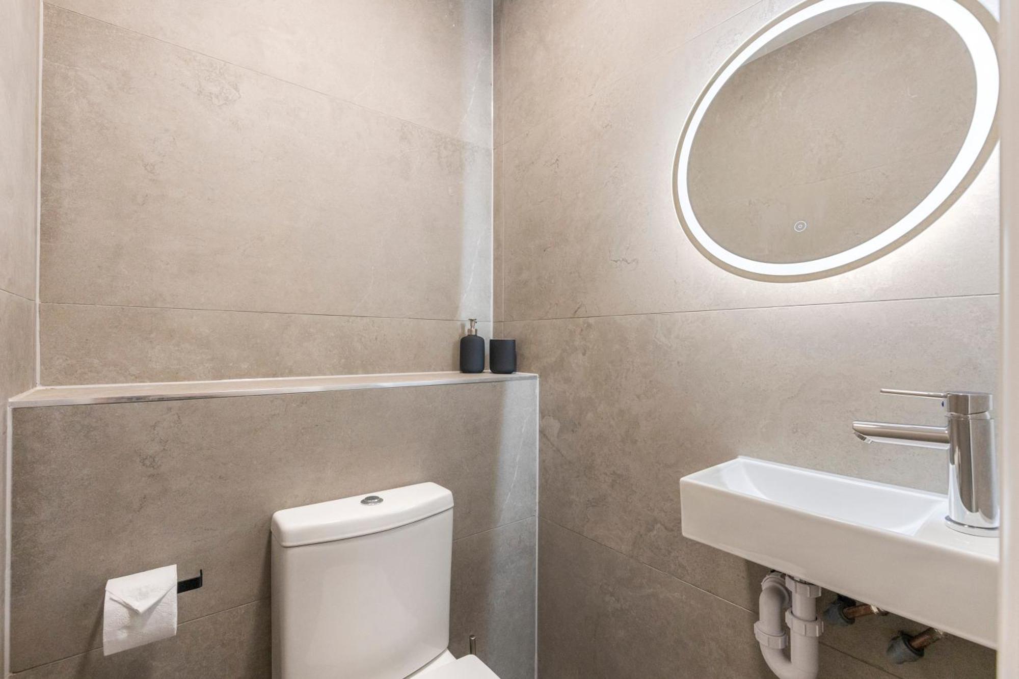 Earthy Elegance Stylish 4br For Urban Escapes Appartement